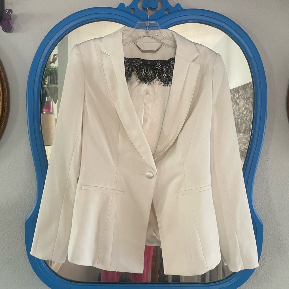 Elegant White Women's Blazer